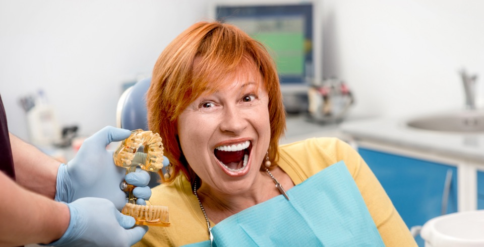 Studio Dentistico Goretti | Come pulire l'impianto dentale consigli 3